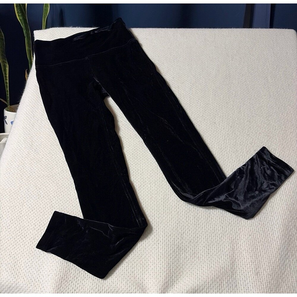 Lululemon Black Velour/Velvet Leggings Pants Women’s